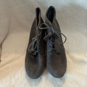 9.5 Dr Scholls wedge boots, grey. Ties in front. 2.5” wedge heels.